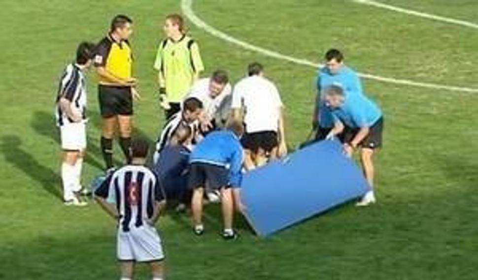 Takéto fotky na futbale určite nechceme vidieť