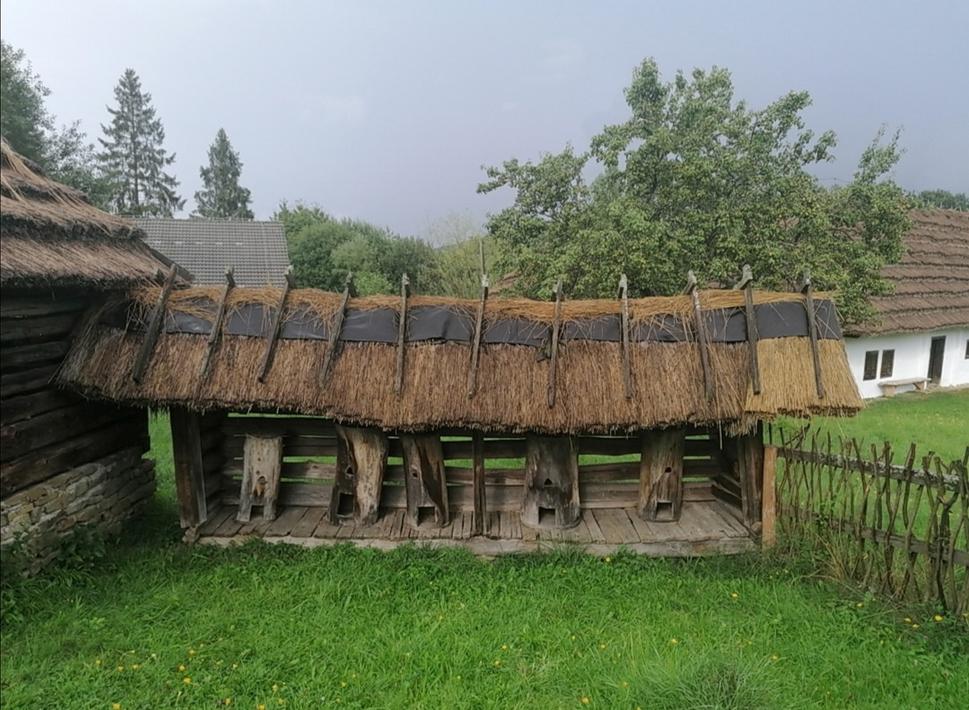 včelín