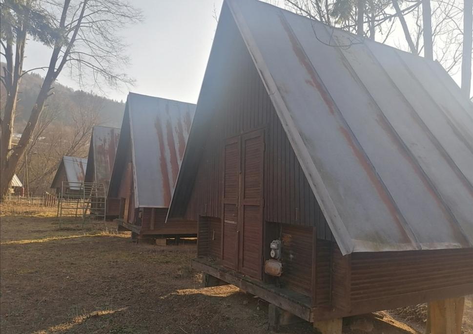 pred chatkami ostala preliezka