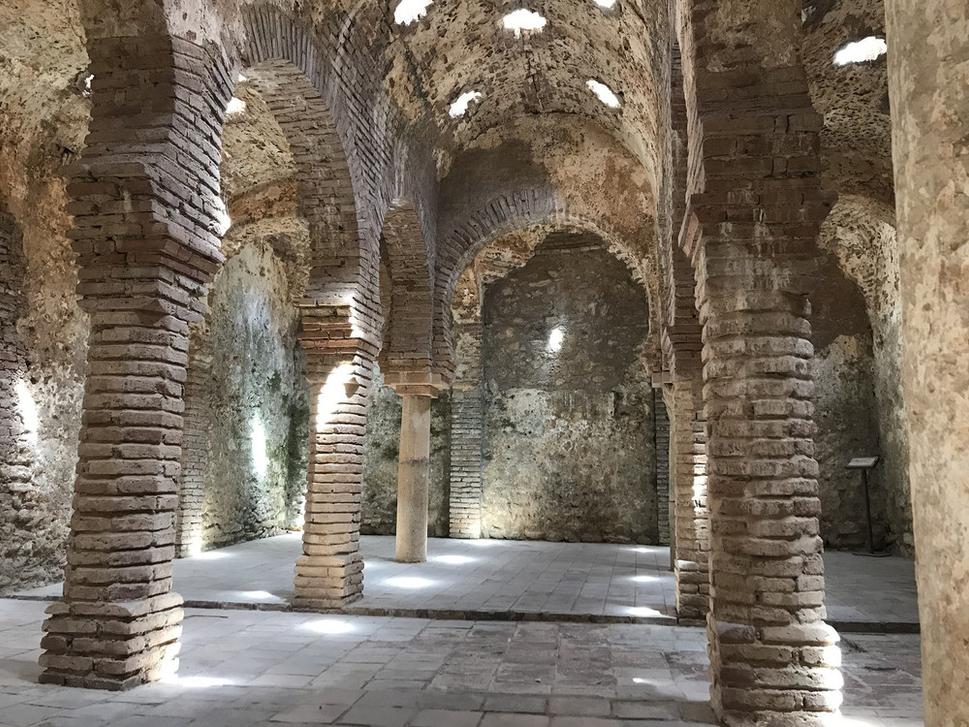 Arabské kúpele. Takéto wellness centrum by bolo pekné aj dnes.
