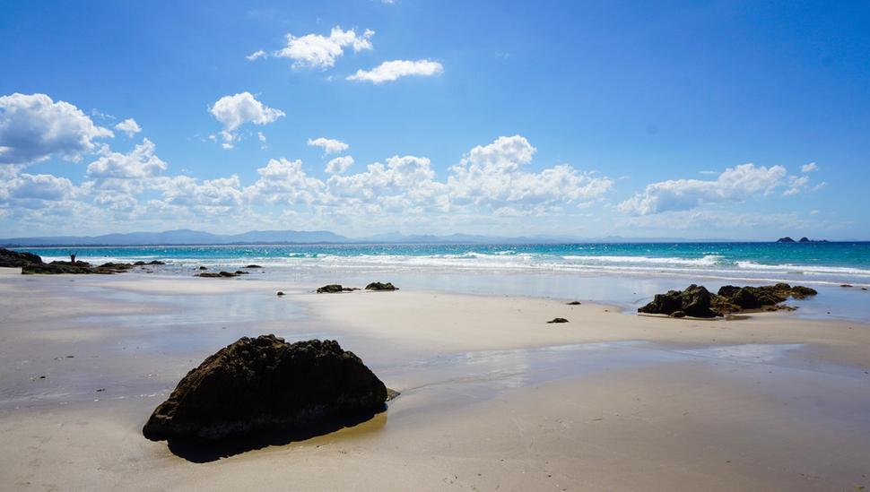 Pláž tesne pri Cape Byron, myse s majákom a najvýchodnejším bodom Austrálie