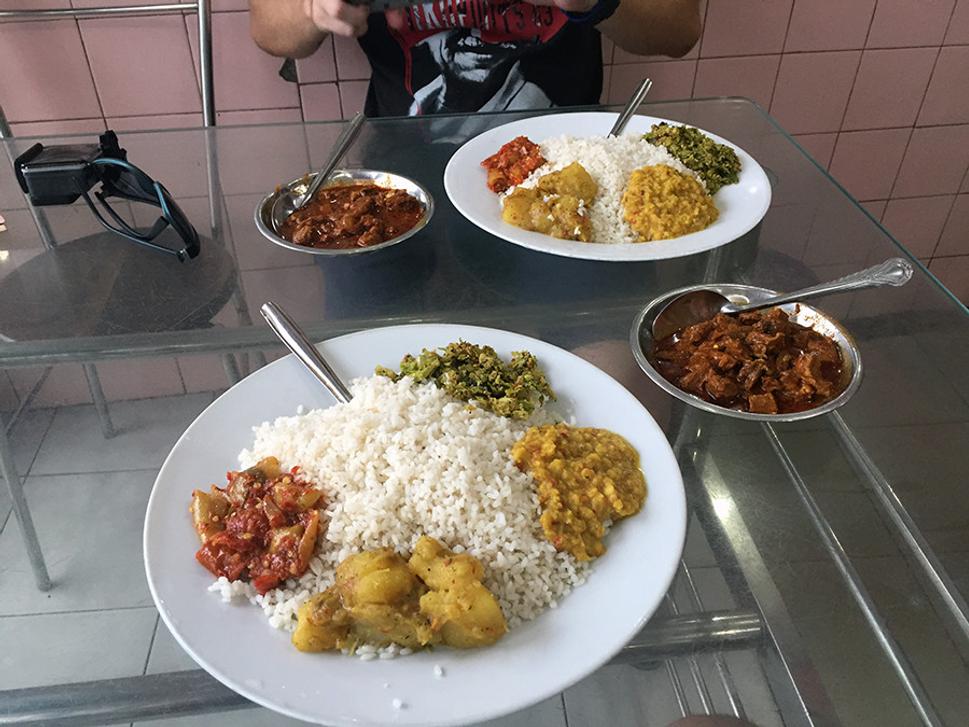 2 porcie rice and curry s hovädzím za 1€