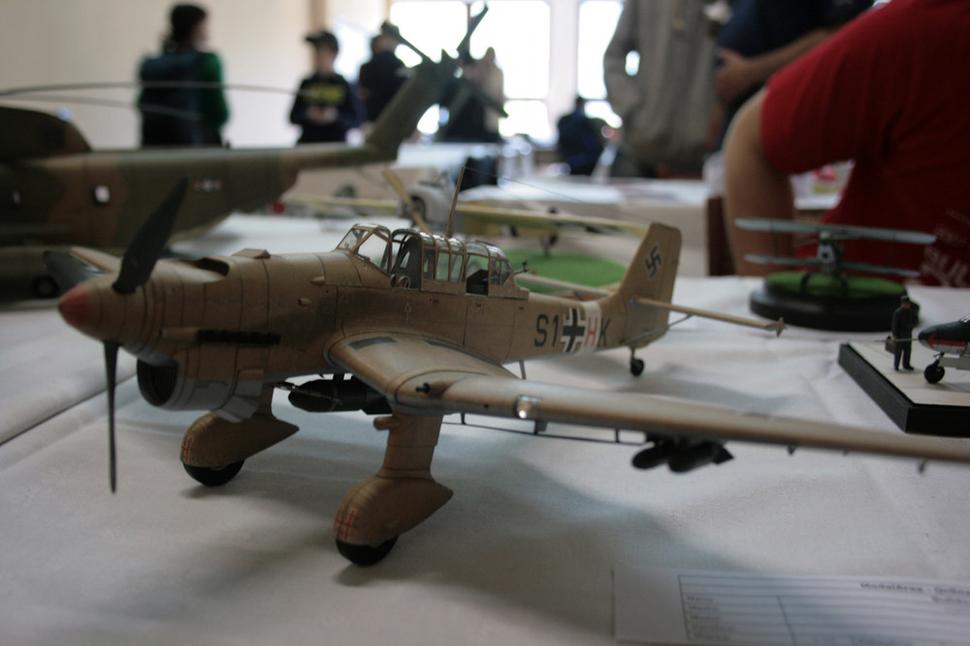 Papierový model nemeckej stíhačky Junkers "Stuka."