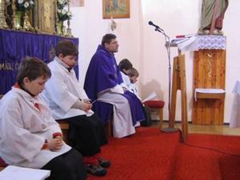 Pri svätej omši na V. Borovom