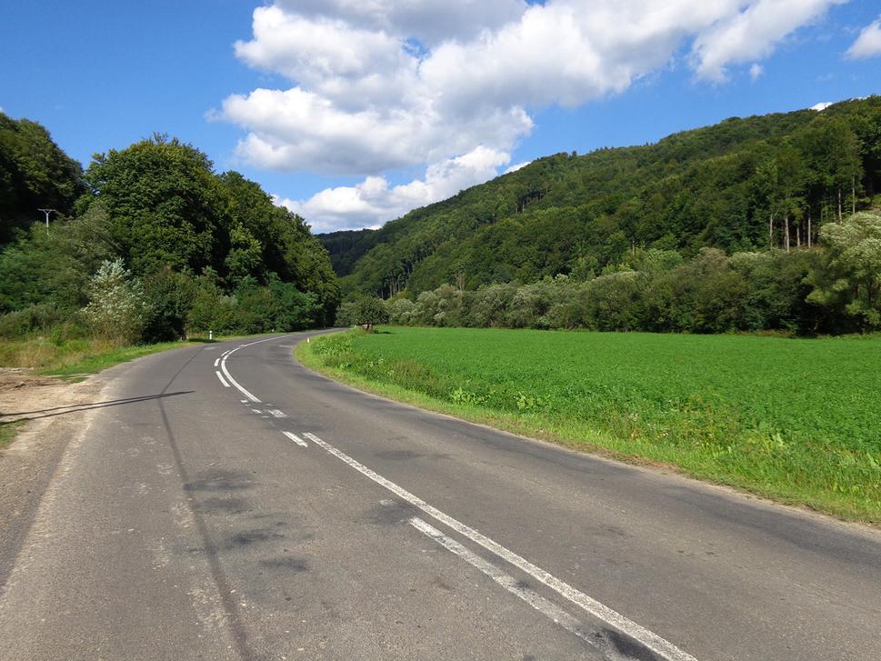 scenéria, no nemiluj ju