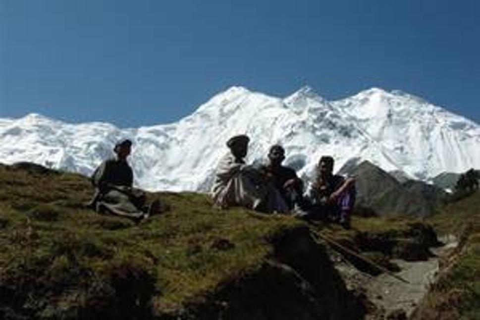 Pastieri, v pozadi masiv Rakaposhi