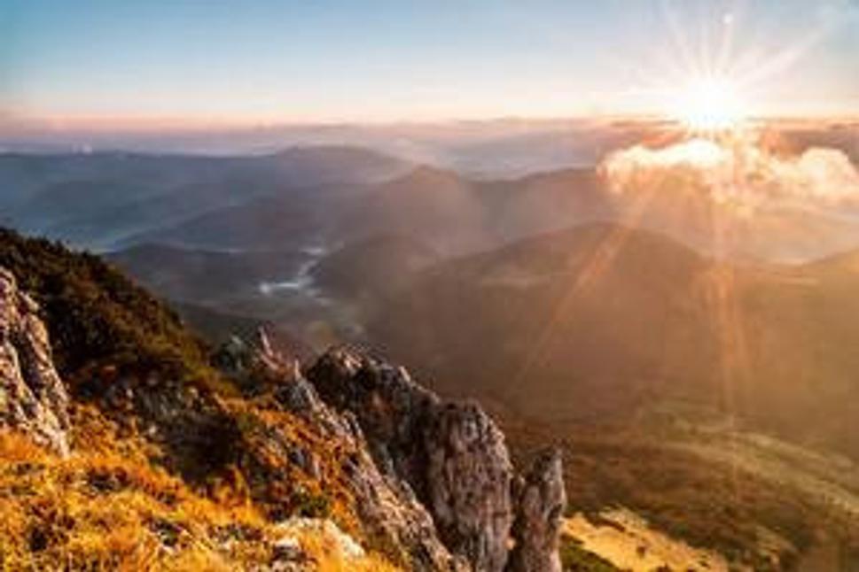 Svitanie na lepšie časy nad naším Slovenskom (Malá Fatra)