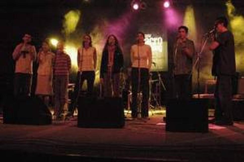 Tiramisu počas festivalu New Sacrosong 2002