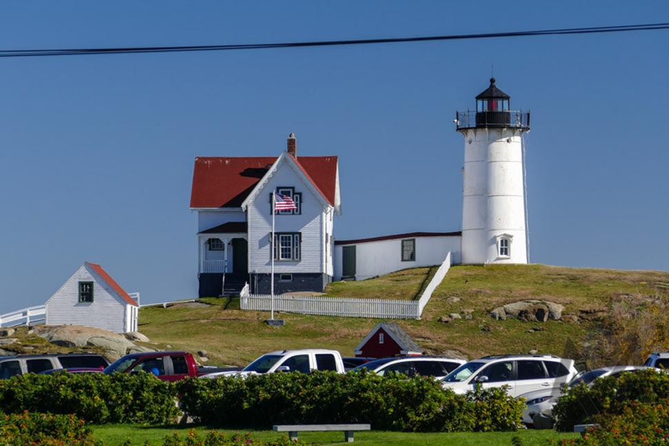 York, Maine, USA. October 10, 2016. Cape Neddick (pohlad z parkoviska)