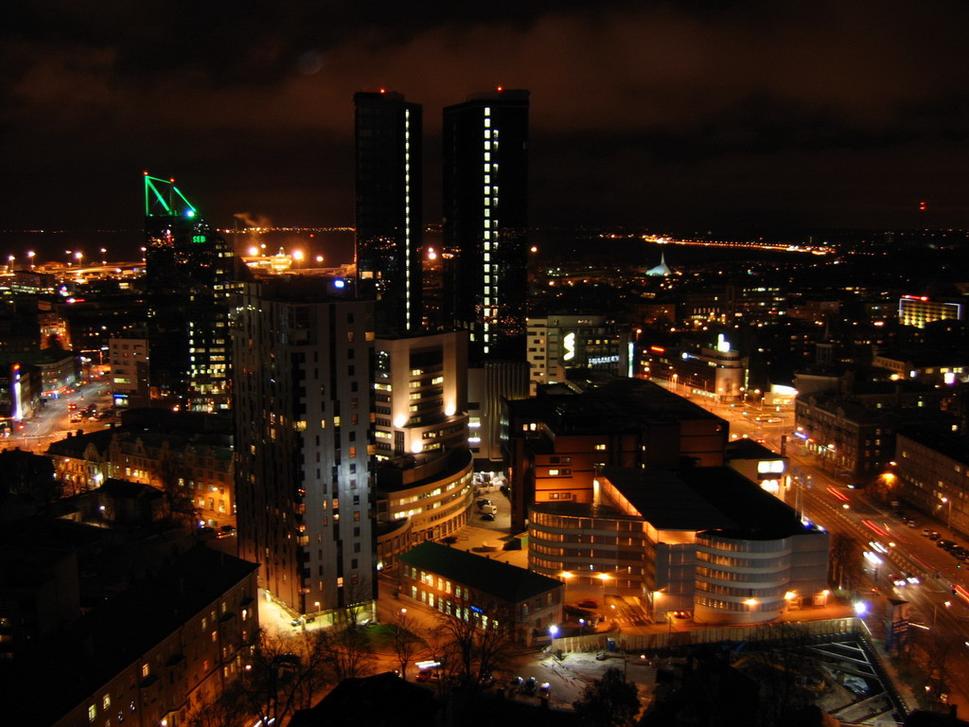 Tallin - nočný pohľad na mesto