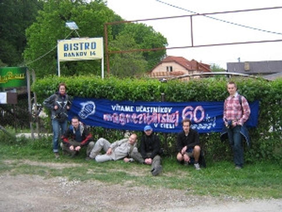 šťastní turisti