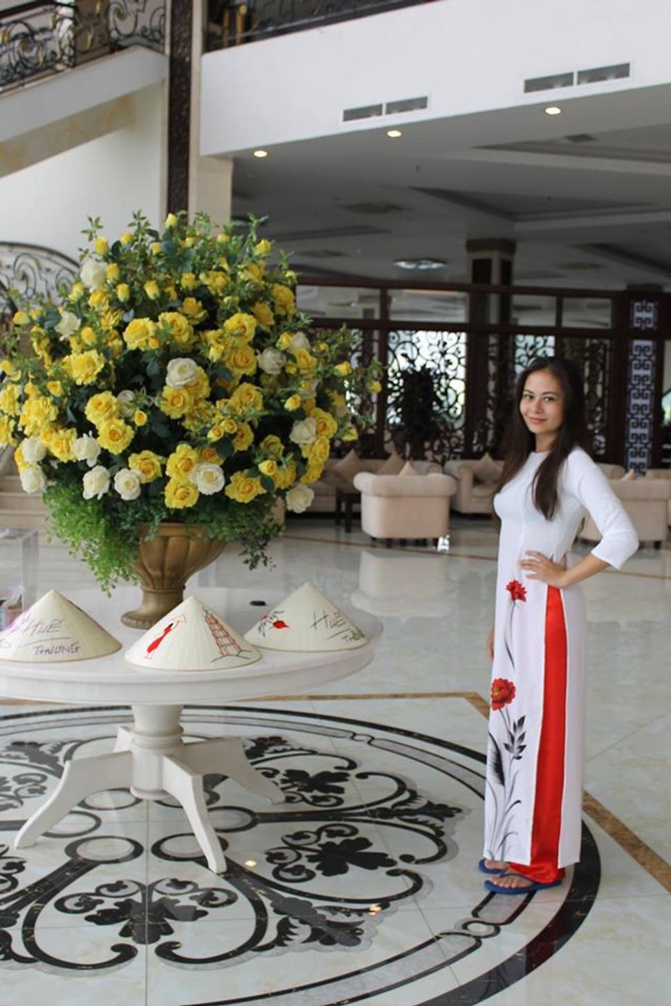 Ao dai zboku