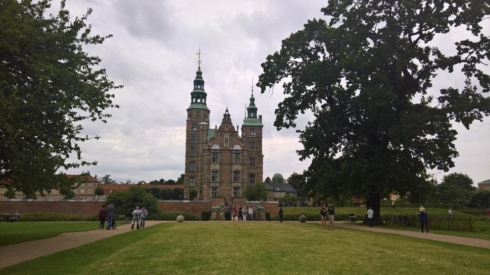ešte stále v Kodani; zámok Rosenborg