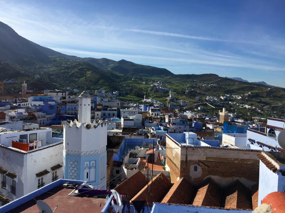 Výľad na prebúdzajúci sa Chefchaouen.