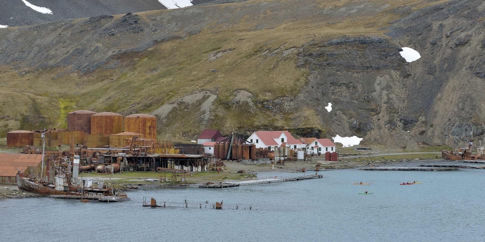Mesto duchov Grytviken, bývalá veľrybárska stanica, dnes múzeum