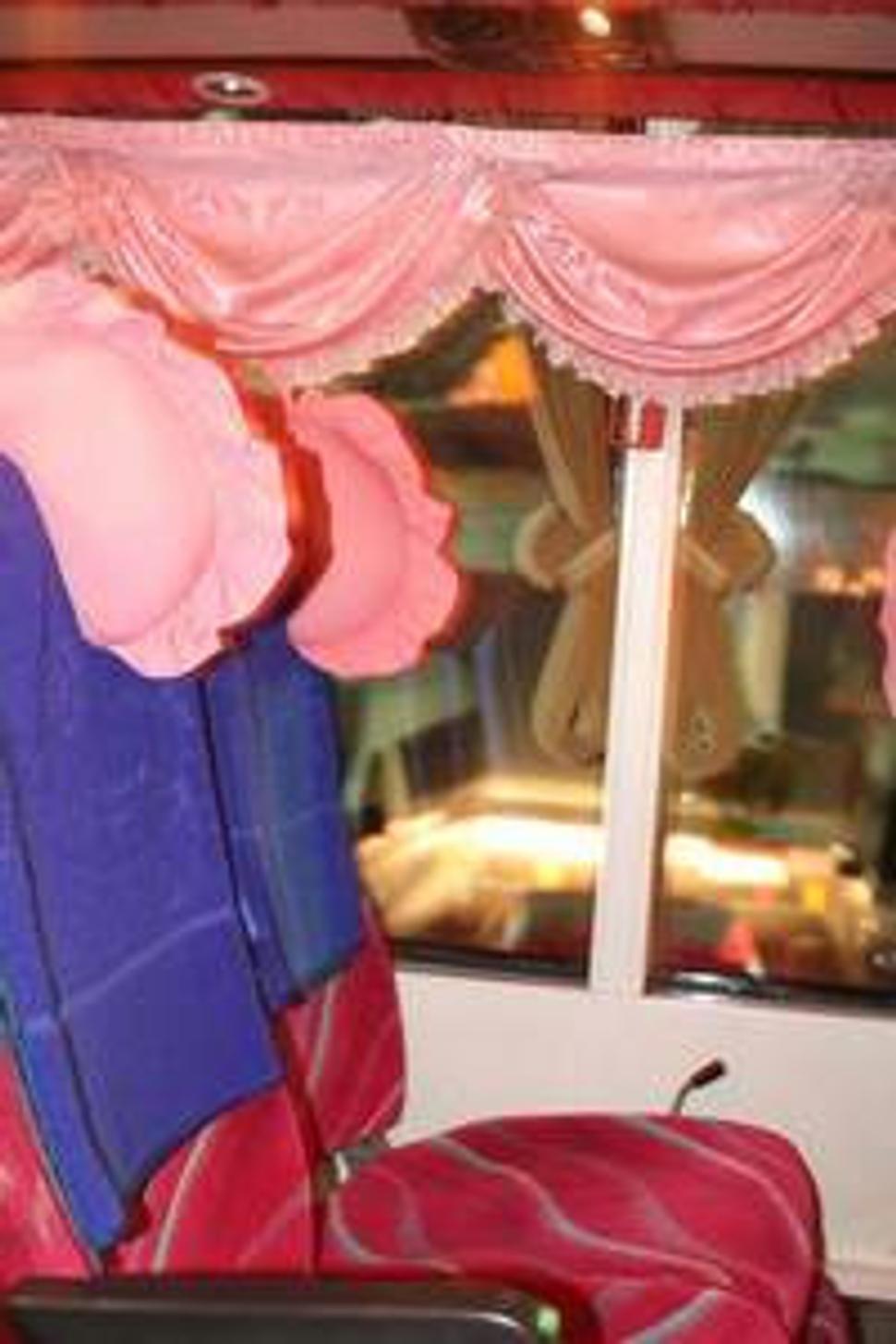 Barbie bus