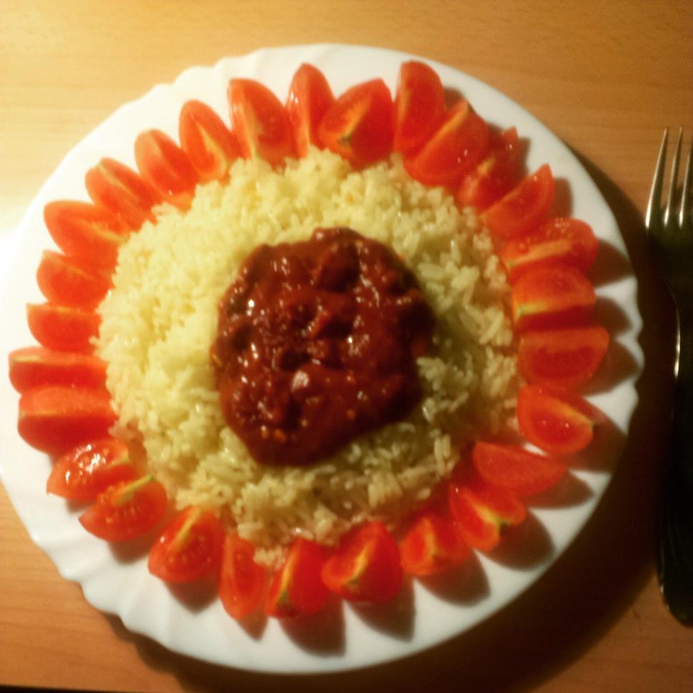 ryža s domácou pálivou rajčinovou omáčkou
