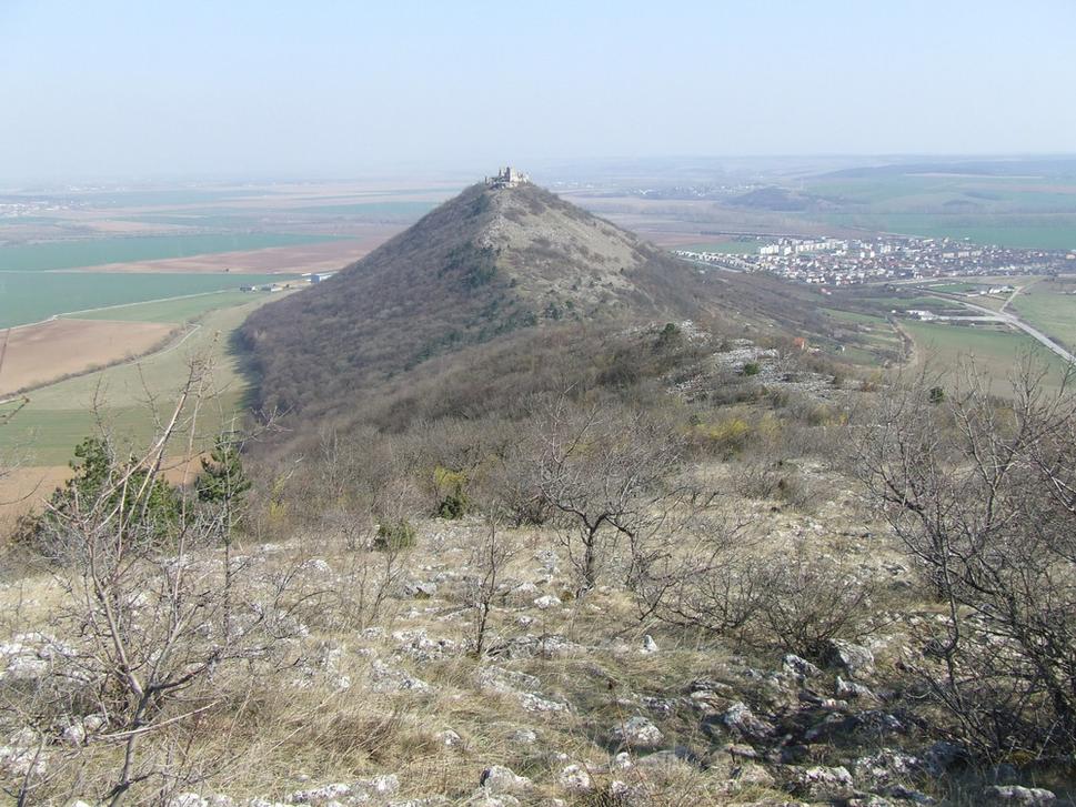 Netypický pohľad na Turniansky hrad