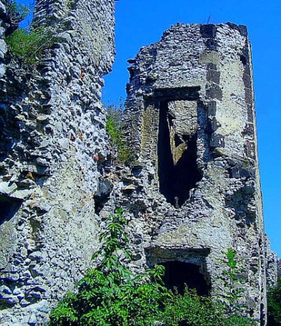 zrúcaniny hradu