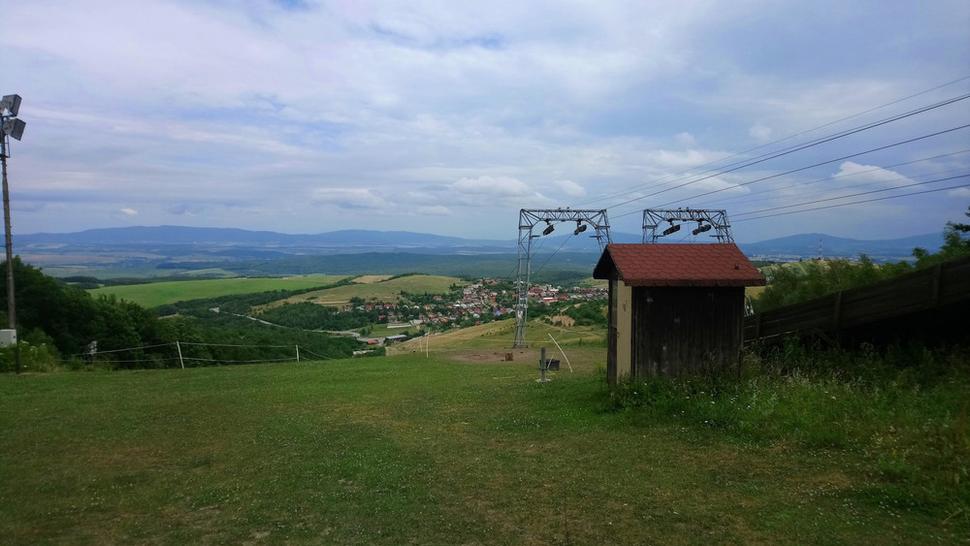 Pohľad na zjazdovku (Kavečany)