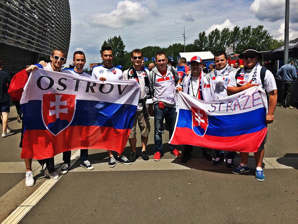 Zástupcovia dvoch susedných obcí pred duelom proti Rusku