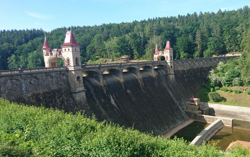 Les Kralovstní