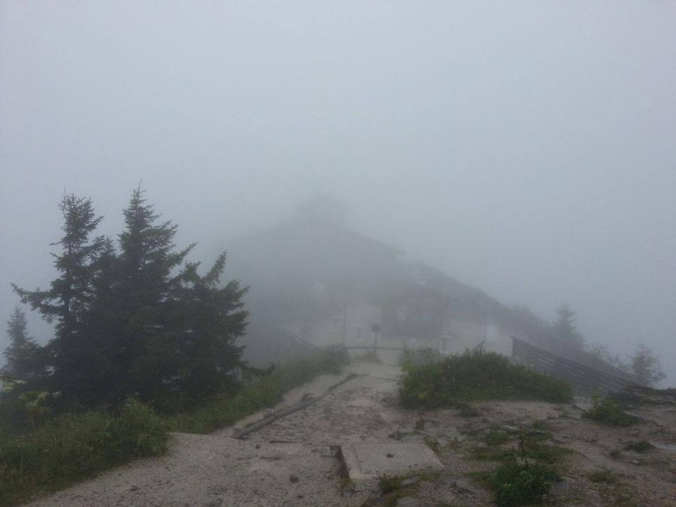 V pozadí schovaný Kehlsteinhaus
