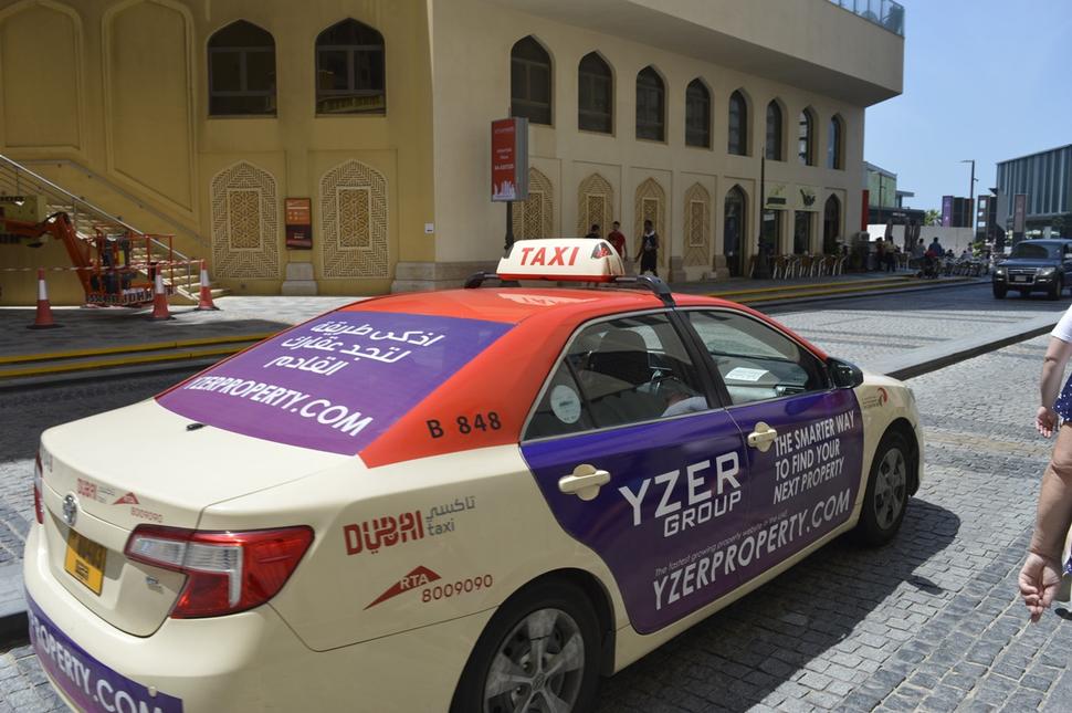 Červené taxi (Ružové som nestihol odfotiť)
