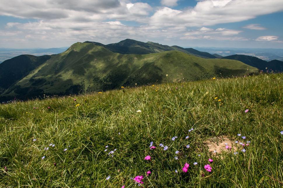 Za vrcholom sa otvorila ďalšia časť hrebeňa