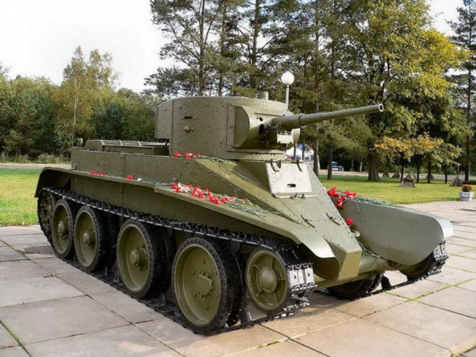 BT-5 s věží Ižorsk