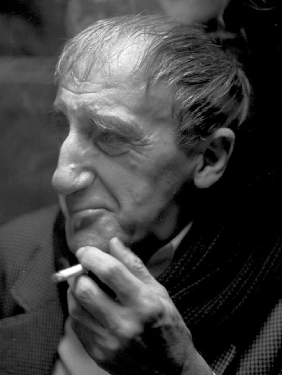 Tadeusz Kantor. Chlapík s pretiahnutou tvárou, ktorý sám tak trochu vyzeral ako avantgardná marioneta.