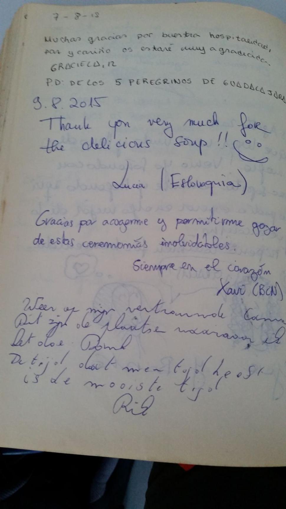 V kláštore som otvoril knihu návštev, otočil som asi dve strany a hneď som našiel zápis pútničky zo slovenska, no haluz (opäť). Samozrejme potom som knihu prelistoval celú a nenašiel som už žiaden zápis z domoviny.