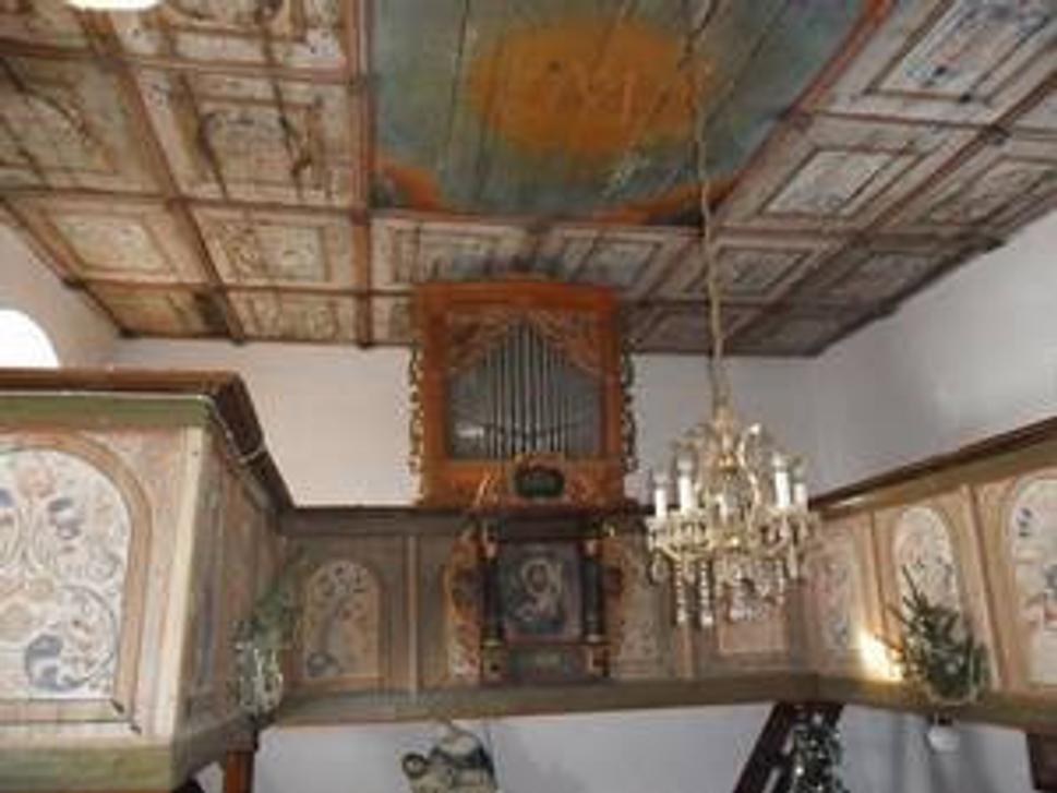 organ a kazetovy strop