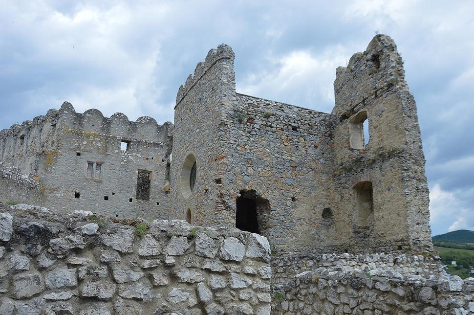 kaplnka a severný palác