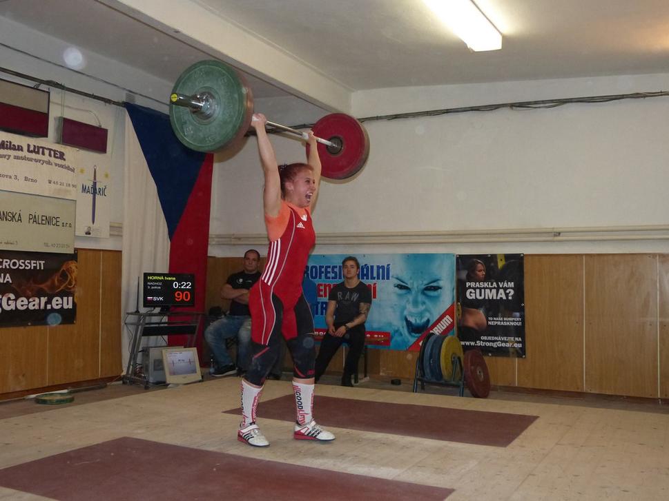 Ivana Horná s 90kg na nadhode.