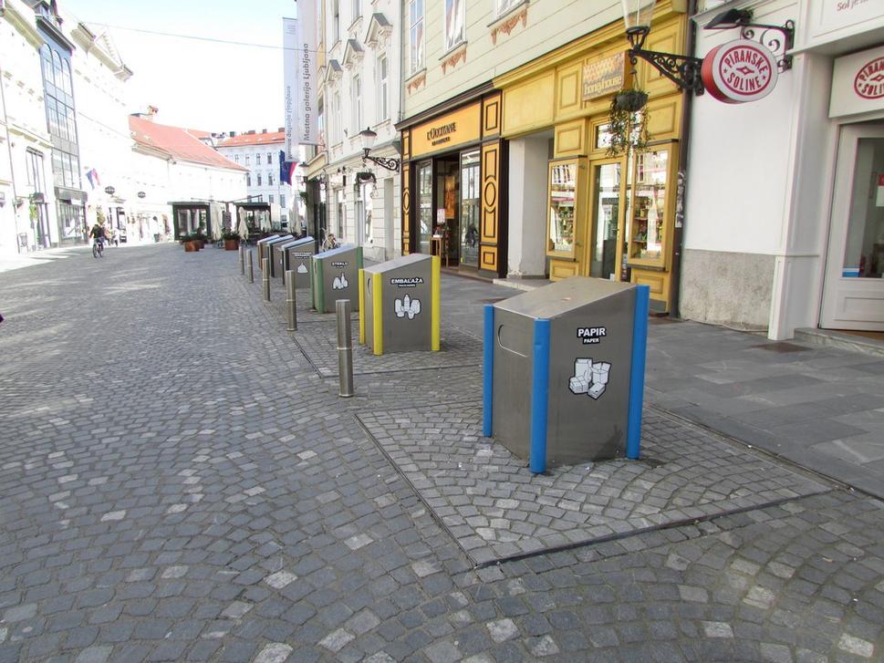 Čistota, pol života. Vyklápacie smetiaky