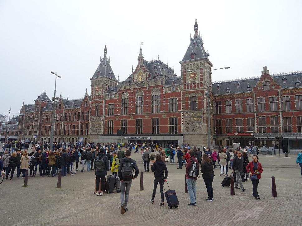 Centraal Station je dobrý štartovací bod