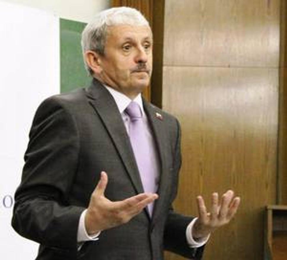 Mikulas Dzurinda na pôde UMB Apríl 2011