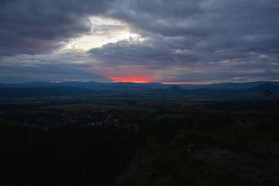 Soľnohrad - západ nad Prešovom