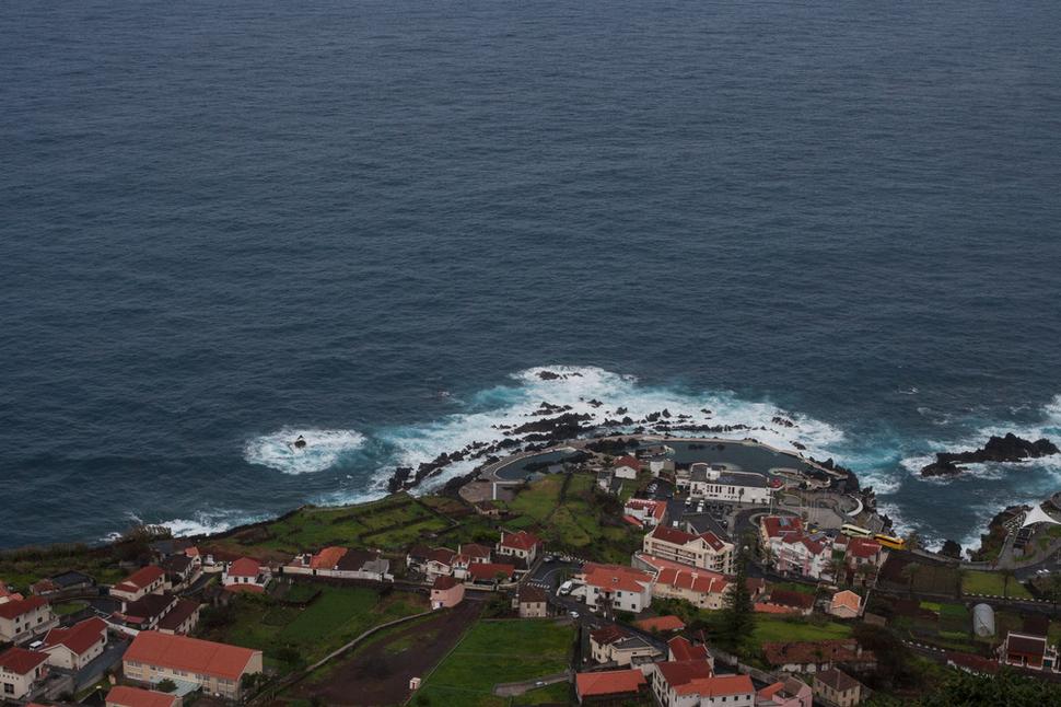 Pobrežie pri mestečku Porto Moniz
