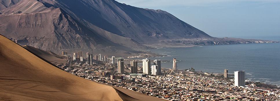 Pohľad na mesto Iquique pri príchode z Arici.