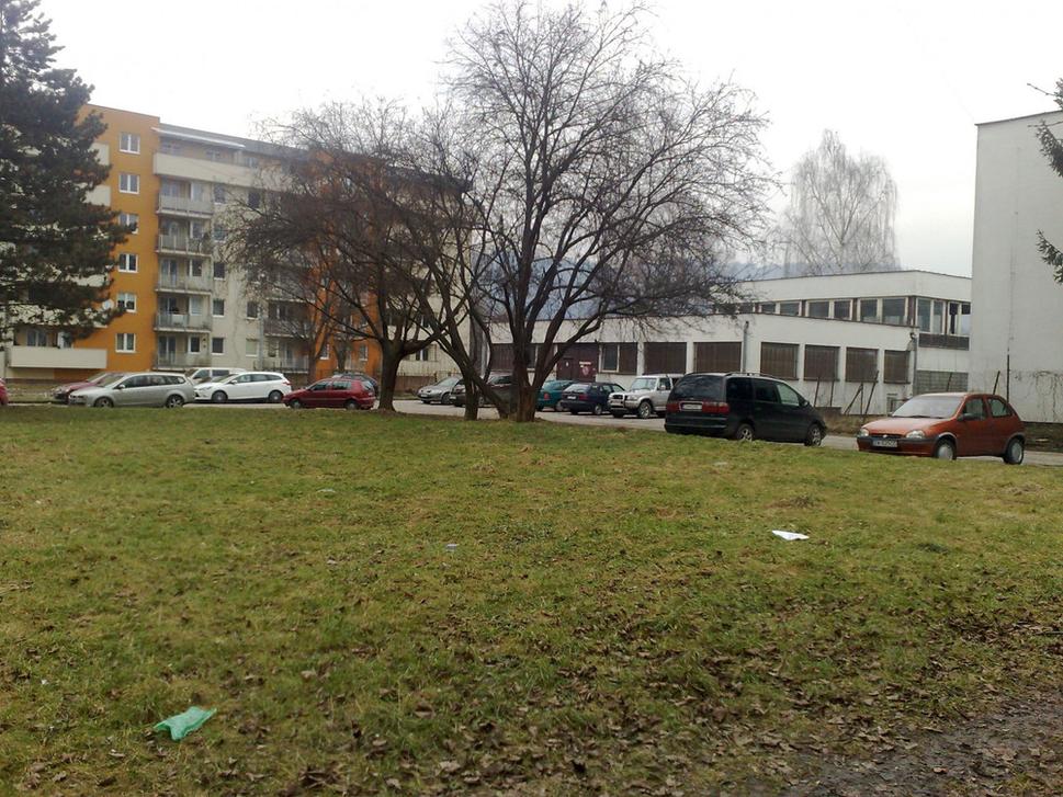 Časť športového arealu školy obsadili developeri