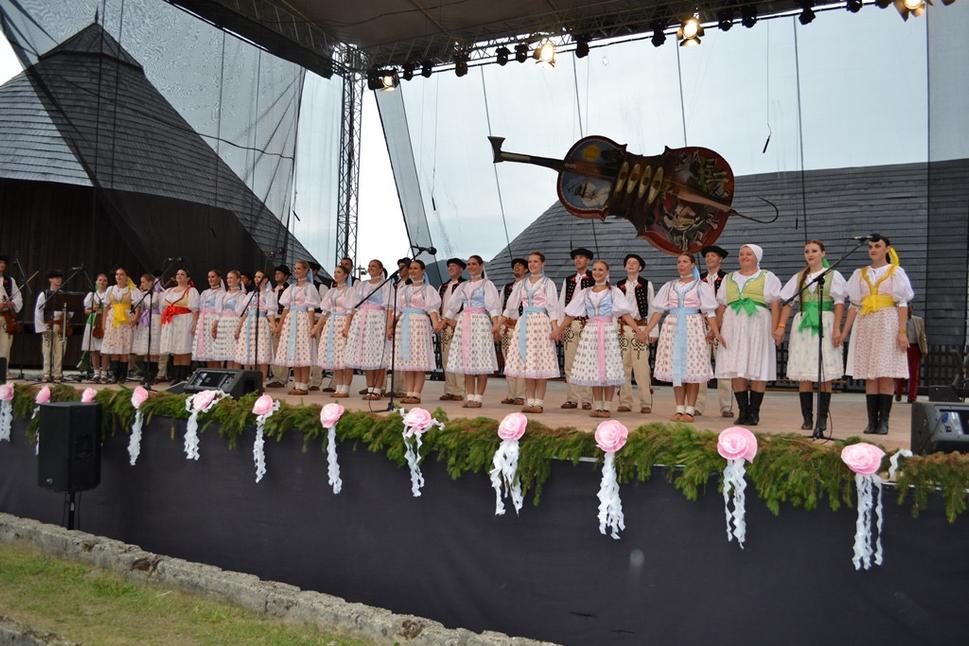 Folklórny poklad Slovenska na Jánošíkových dňoch v Terchovej