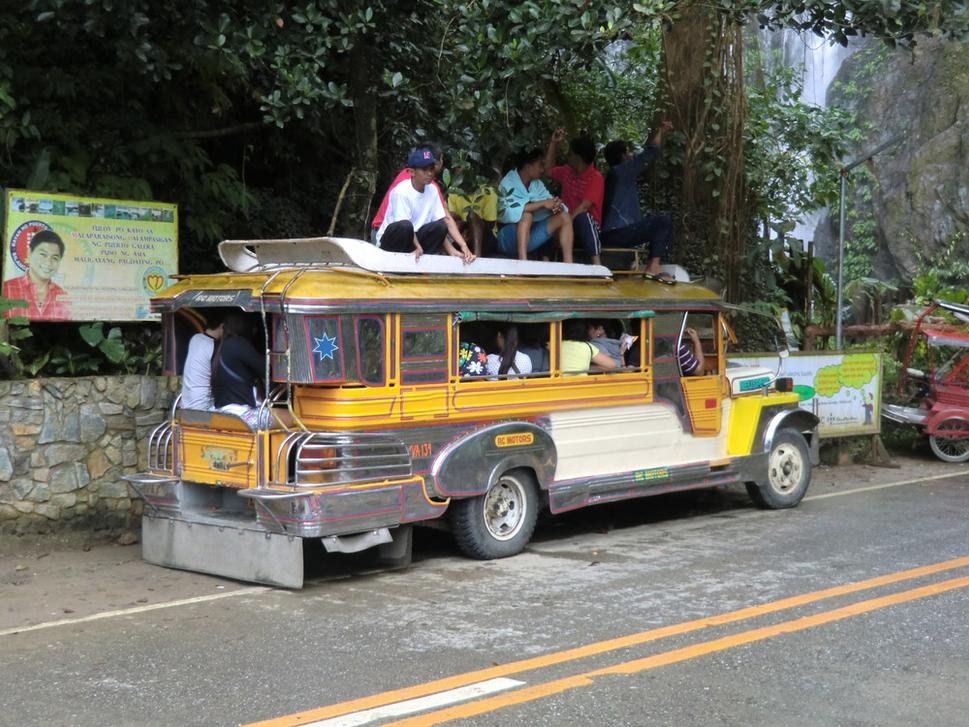 na jeepneyse sa vozí aj takto