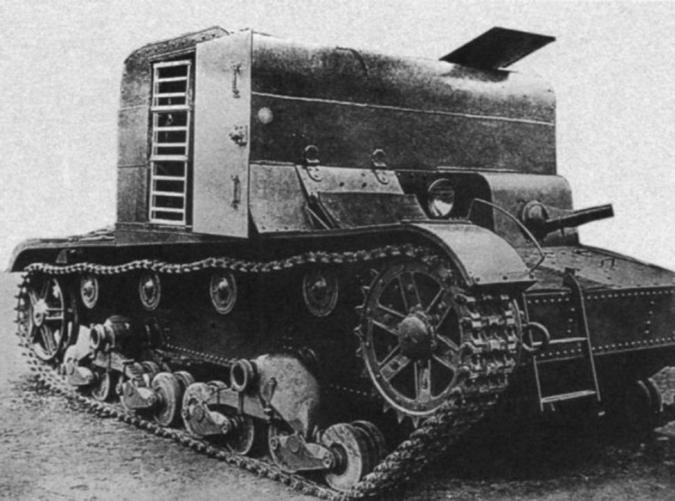 TR-26 muniční - pohled šikmo zepředu zprava
