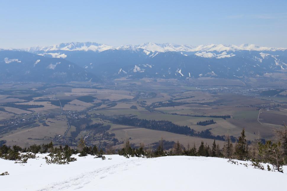 Liptovská kotlina. Obyvatelia Liptovského Mikuláša a Ružomberku sa prirodzene koncentrujú pri rieke Váh, keďže ich obklopujú Západné, Vysoké a Nízke Tatry či Veľká Fatra.