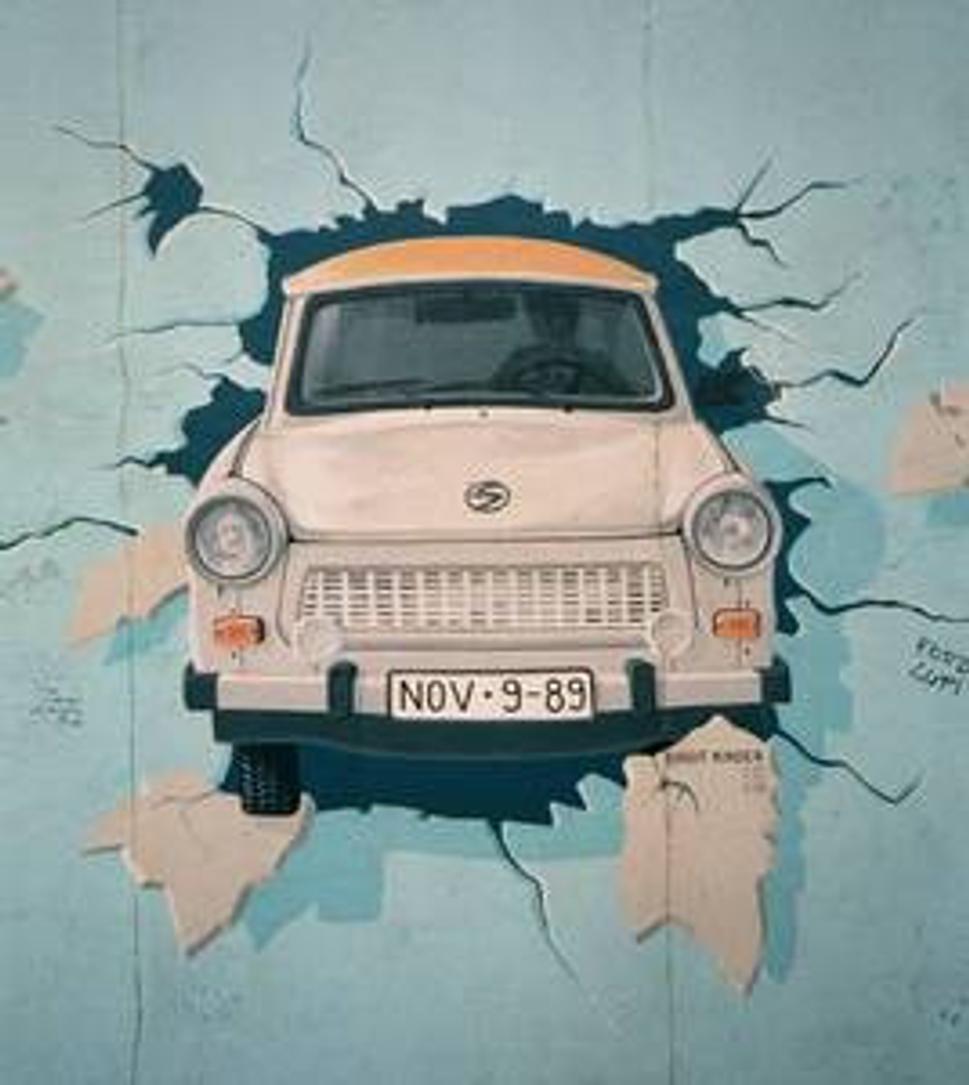 http://www.happybeagle.com/images/Germany/wall-trabant.jpg