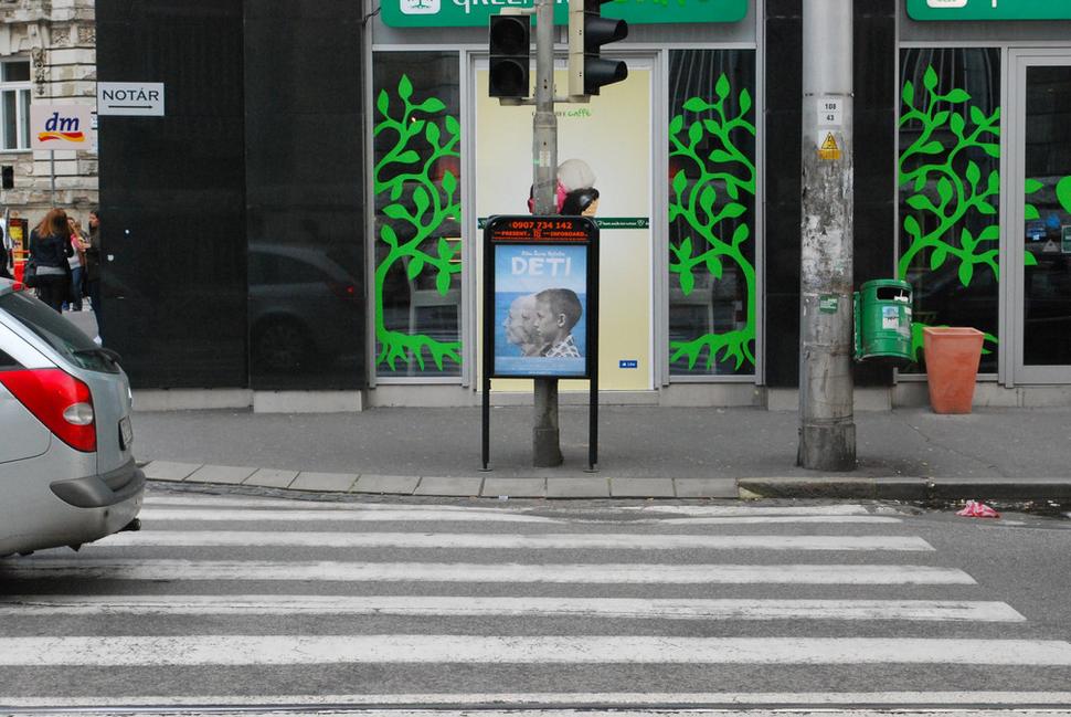 Semafór pre vozidlá, semafór pre chodcov a výzdoba