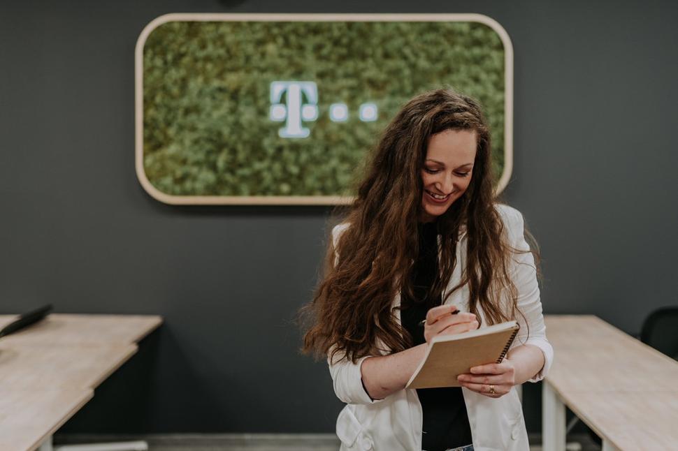 Service Delivery Manager je styčný bod pre osobu na zákazníkovej strane, ktorá zodpovedá za IT. V rámci tejto pozície je jej pilierom Customer Success Management, ktorý riadi zákaznícku skúsenosť počas trvania spolupráce.