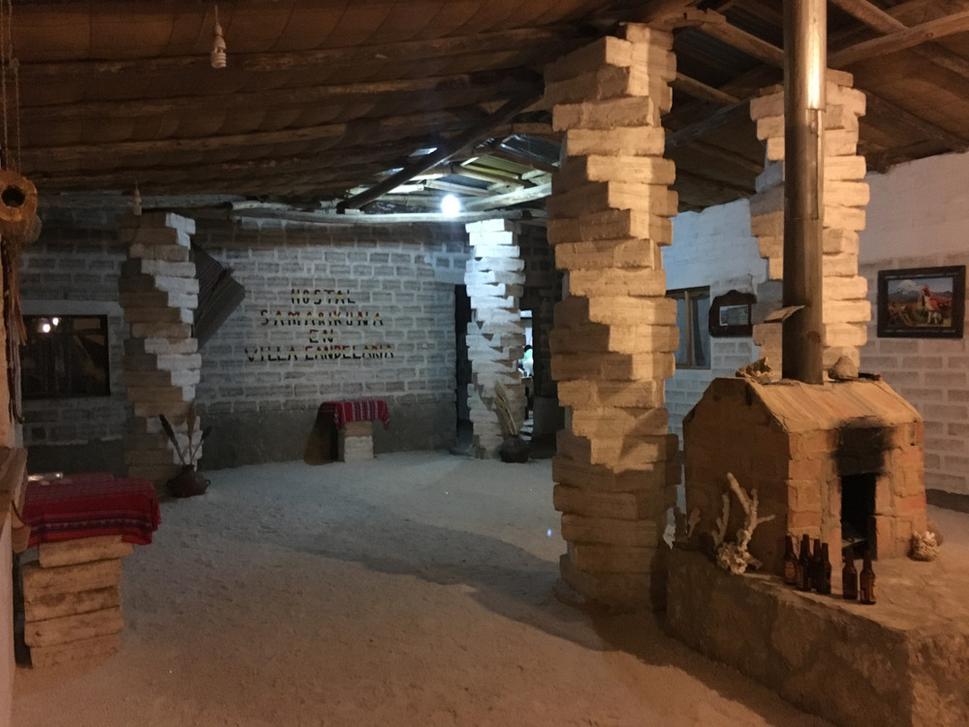 Druhú noc sme strávili v Hostal del Sal, ktorý bol celý postavený zo soli, ktorá sa nachádza vo veľkom soľnom jazere v blízkosti.